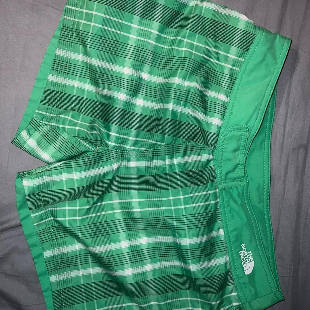 Reversible north face shorts - Picture 2 of 2